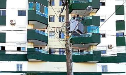 Apartamento 03 dormitórios sendo 01 suíte á venda no bairro Trindade - Florianópolis/SC