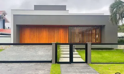 Casa de alto padrão com 3 dormitórios na pedra branca, palhoça/sc