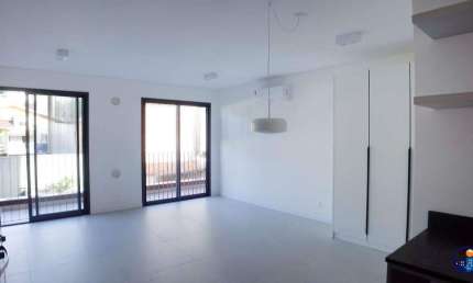 Studio para venda novo, pronto para morar de 1 quarto com 1 vaga de garagem livre em Florianópolis, bairro João Paulo