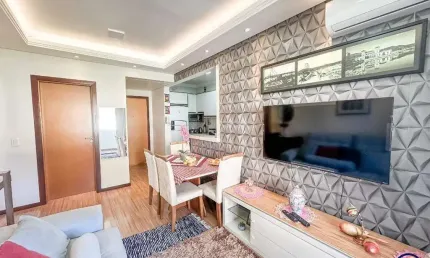 Apartamento de 2 quartos na Forquilhinha São José com cozinha planejada e garagem, com elevador