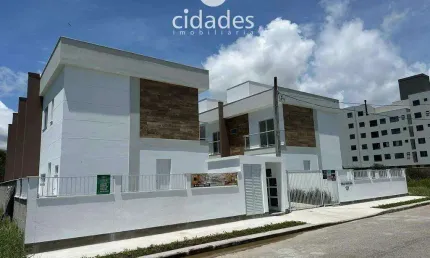 Vendo casas/sobrados novas em condomínio fechado com vista permanente para o morro do cambirela