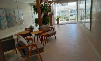 Apartamento com 02 dormitórios, Novíssimo com Garagem no Estreito .Local Nobre