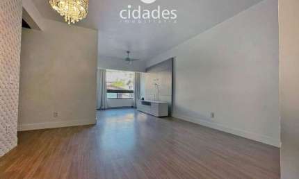 Apartamento semimobiliado para aluguel no Abraão de 3 quartos (suíte) com garagem