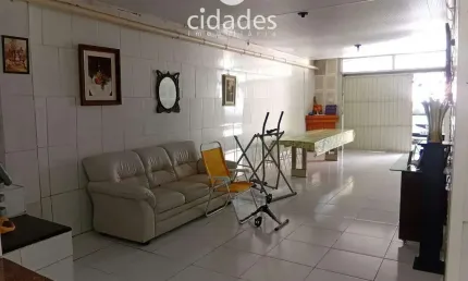 Casa com ótimo tamanho e em local tranquilo e seguro