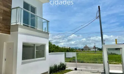 Excelente casa condomínio fechado para à venda no bairro nova palhoça