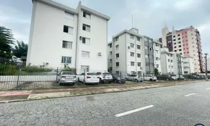 Locação de apartamento bem localizado em florianópolis, bairro estreito de 2 quartos