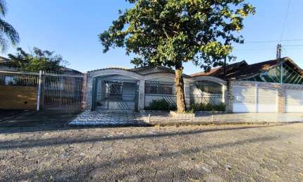 Casa para Venda em Praia Grande, Caiçara, 3 dormitórios, 1 suíte, 3 banheiros, 7 vagas