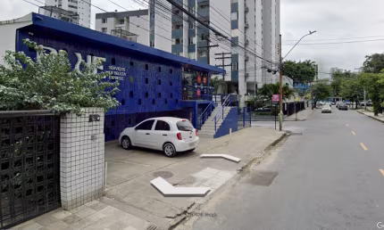 CASA COMERCIAL COM ESTACIONAMENTO NO BAIRRO DAS GRAÇAS