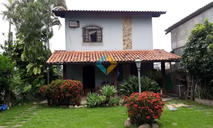 Casa com 4 dorms, Piratininga, Niterói - R$ 950 mil, Cod: 653