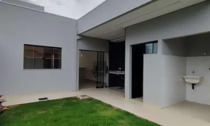 Casa para Venda em Campo Grande, Universitário, 3 dormitórios, 1 suíte, 2 banheiros, 2 vagas