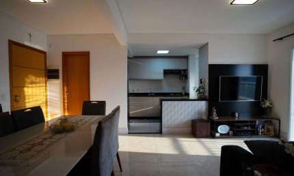 APARTAMENTO A VENDA EM JUNDIAÍ - EDIFÍCIO OLÍVIO BOA - 02 VAGAS + DEPÓSITO - SOL DA TARDE