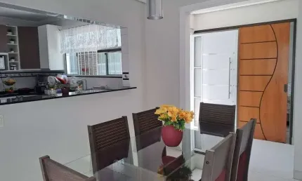 CASA A VENDA EM JUNDIAÍ - MEDEIROS - 3 VAGAS - TÉRREA