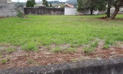 Terreno em loteamento com portaria - jardim novo mundo - região da malota - pequeno declive
