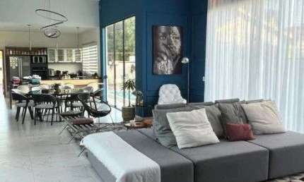 CASA A VENDA EM JUNDIAÍ - TERRA CAXAMBU - TÉRREA - 4 VAGAS