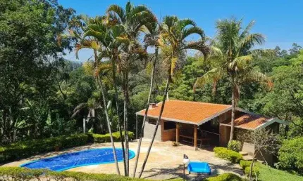 LINDA CHÁCARA A VENDA EM JUNDIAI – PINHEIRINHO - TÉRREA