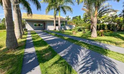 Casa à venda em Cambé, Recanto Santa Andréa, com 3 quartos, com 220 m², Golf Ville