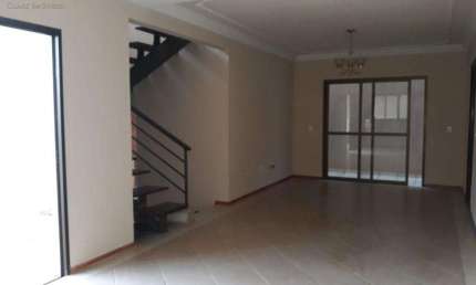 Casa para alugar em Londrina, Santa Mônica, com 3 quartos, com 200 m²