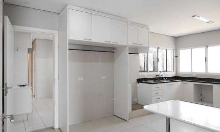 Casa para alugar em Londrina, Bela Suiça, com 3 suítes, com 300 m²