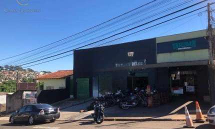 Casa à venda em Londrina, Sabará III, com 3 quartos, com 216.6 m²