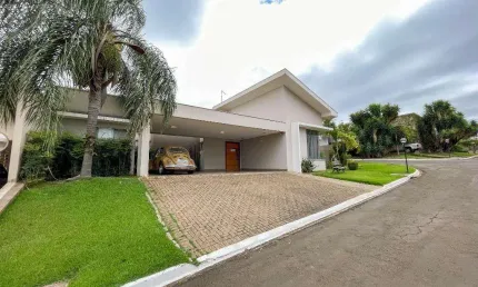 Casa à venda em Londrina, Jardim Itatiaia 2, com 3 quartos, com 199 m², Residencial Petit Ville