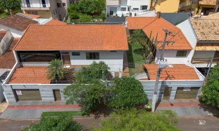 Casa à venda em Londrina, Jardim Nápoles, com 5 quartos, com 395.96 m²