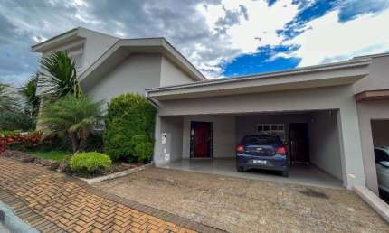 Casa à venda em Londrina, Parque Jamaica, com 4 quartos, com 205 m², VILLAGE PINHEIRO