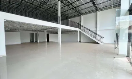Barracão para alugar em Londrina, Centro, com 429 m²