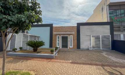Casa para alugar em Londrina, Vila Ipiranga, com 7 quartos, com 270 m²