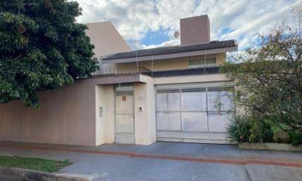 Casa à venda em Londrina, Aurora, com 3 quartos, com 350 m²