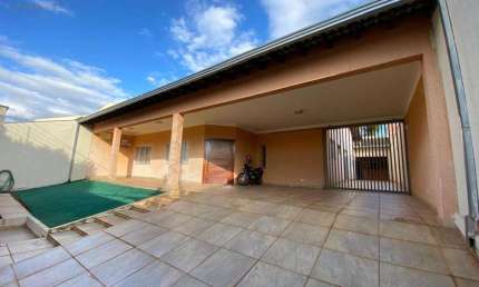 Casa à venda em Londrina, Aurora, com 3 quartos, com 340 m²