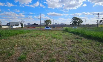 ótimo totalmente plano, residencial e comercial na avenida parque Tauá fora do condomínio