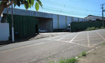 Barracão / Galpão / Depósito com 2 salas para alugar no Yara, Londrina 