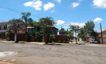 Casa à venda em Londrina, Caravelle, com 4 quartos, com 500 m²