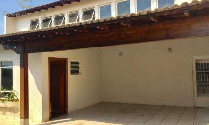 Casa à venda em Londrina, Jardim Adriana II, com 3 quartos, com 212 m²