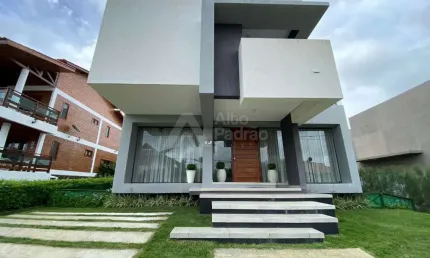CASA EM CONDOMINIO | 04 SUÍTES | Á VENDA | GRAVATÁ-PE
