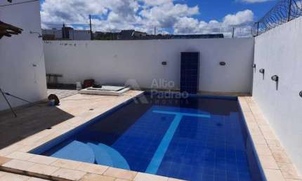 OPORTUNIDADE DE CASA SOLTA COM PISCINA!!! EM GRAVATÁ-PE