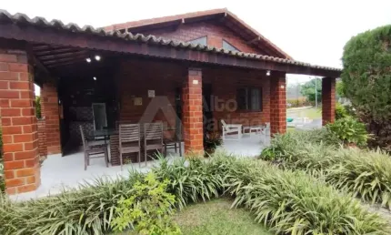 Casa à venda na Avenida Cícero Batista de Oliveira, 1632, Alpes Suiços, Gravatá