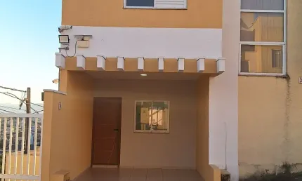 Casa sobrado com 2 quartos em villagio no bairro Nova Caçapava