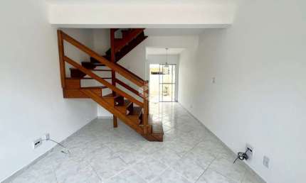 Casa em condomínio fechado com 2 quartos à venda na Avenida José Aloísio Filho, 889, Humaitá, Porto Alegre por R$ 323.990
