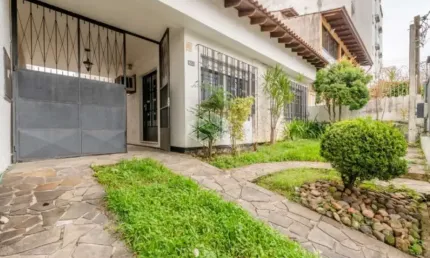 Casa com 3 quartos à venda na Rua Atanásio Belmonte, 427, Boa Vista, Porto Alegre por R$ 997.800
