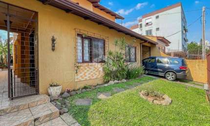 Casa com 4 quartos à venda na Rua Fernando Cortez, 476, Cristo Redentor, Porto Alegre por R$ 1.170.000