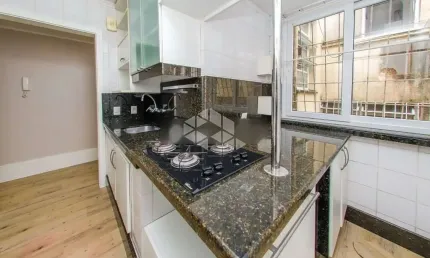 Apartamento com 2 quartos à venda na Rua Castro Alves, 335, Independência, Porto Alegre por R$ 496.000