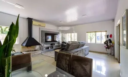 Casa com 3 quartos à venda na Rua General Gomes Carneiro, 603, Medianeira, Porto Alegre por R$ 650.000