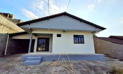 Casa / 2 Dormitórios / Bairro Passo Manso - Blumenau/ SC