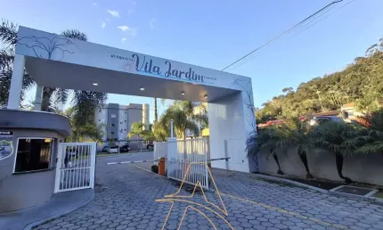 Apartamento Semimobiliado com 2 dormitórios - Itoupavazinha