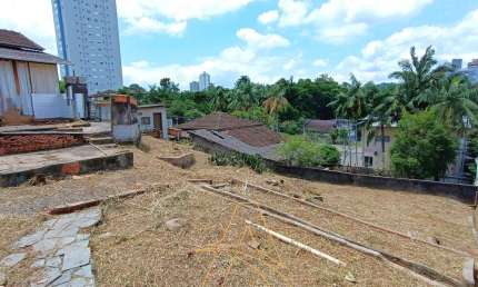 Baixou - Oportunidade Única! Terreno Espaçoso na Vila Nova