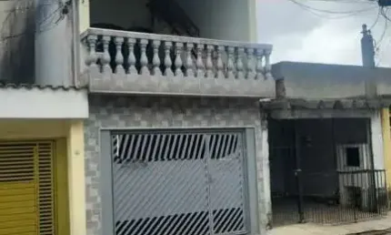 Casa com 4 quartos à venda no Jardim Rodolfo Pirani, São Paulo  por R$ 400.000