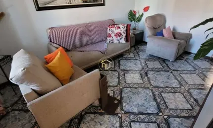 Casa Sobrado Espaçosa à Venda com 3 Dormitórios e Suíte, Área Gourmet e Mais!