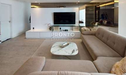 Apartamento com excelente localização no bairro das graças, com 157m² de área útil.