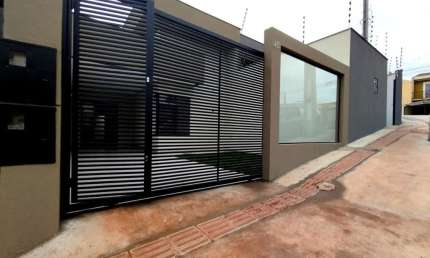 Casa com 3 quartos à venda na Rua Orégano, 55, Jardim Novo Sabará, Londrina por R$ 369.000